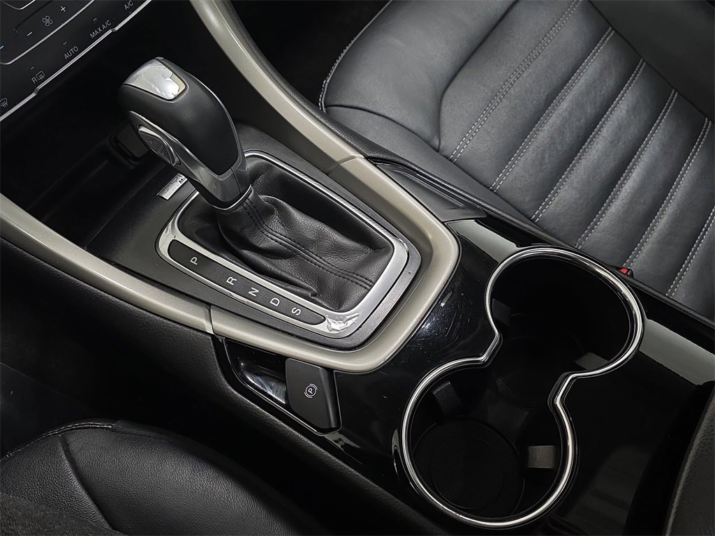 Used 2014 Ford Fusion SE w/ Equipment Group 202A image 24