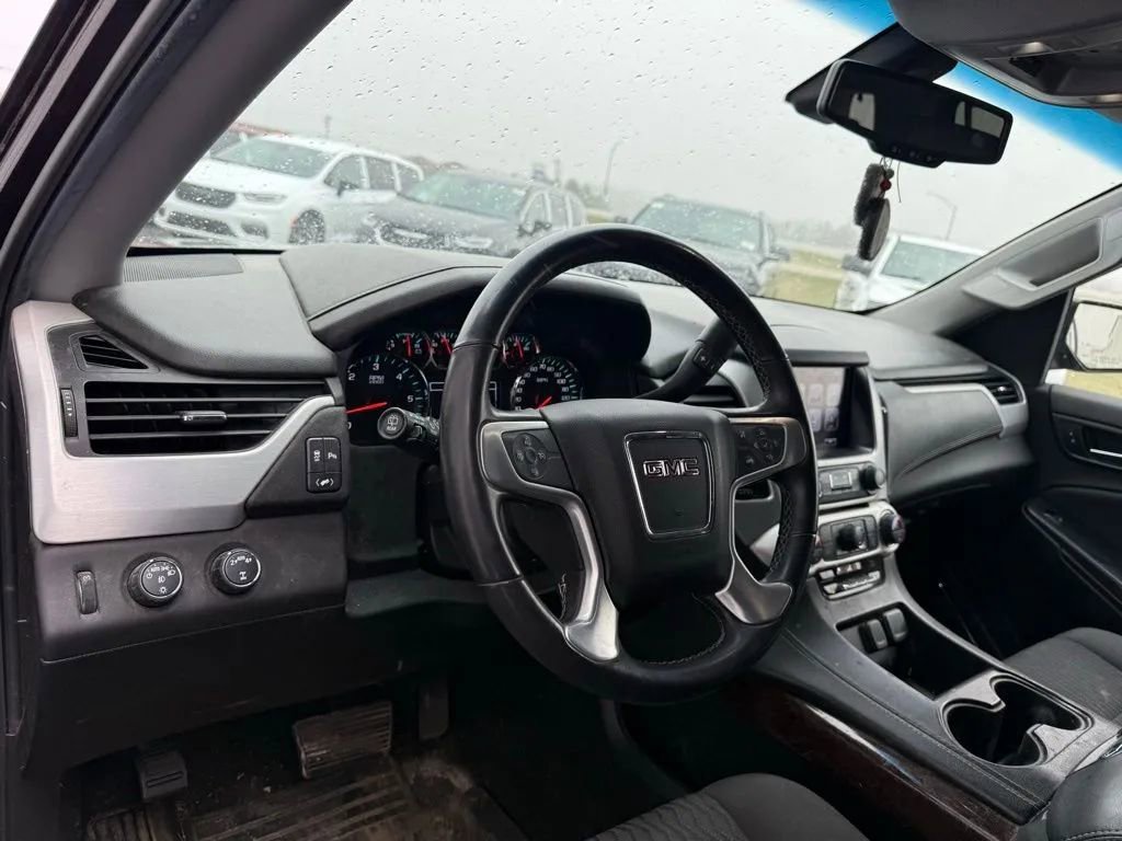 Used 2017 GMC Yukon SLE w/ SLE Value Package AWD/4WD image 12