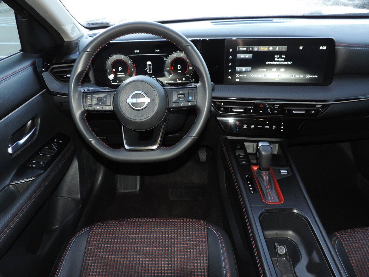 Certified 2025 Nissan Kicks SR FWD image 22