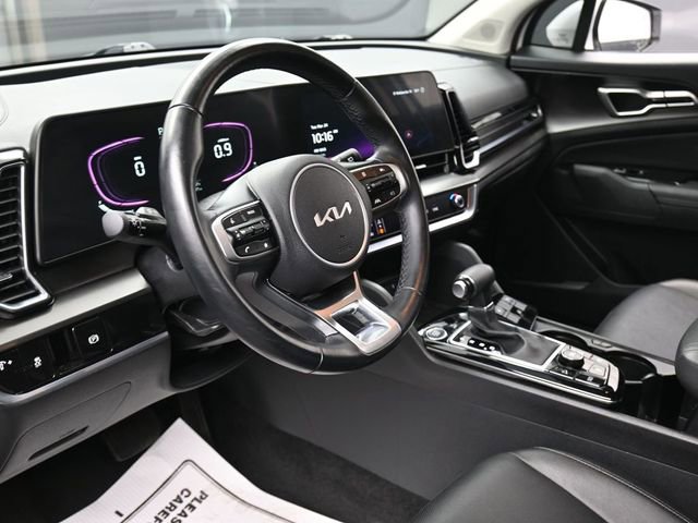 Used 2025 Kia Sportage EX image 14