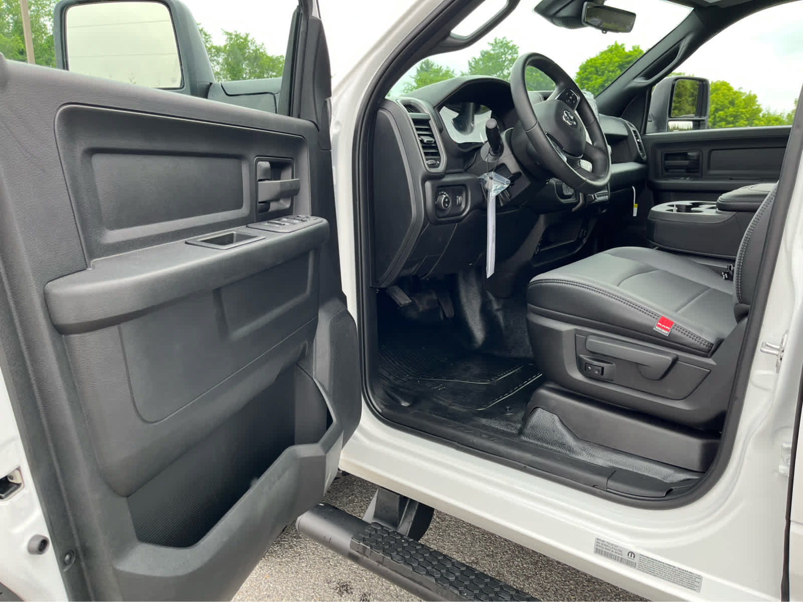 New 2026 RAM 3500 Tradesman AWD/4WD image 10