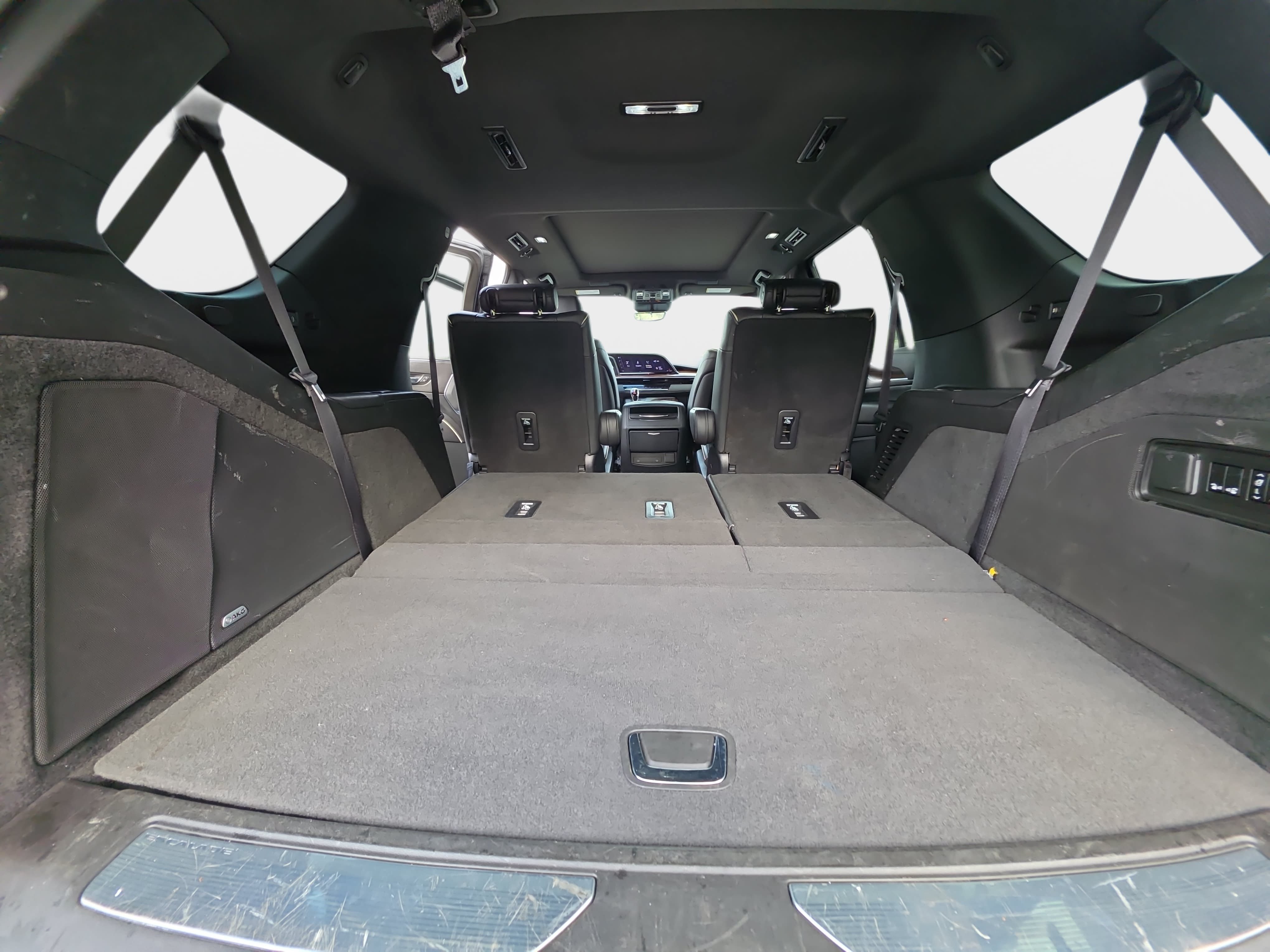 Used 2022 Cadillac Escalade Premium Luxury w/ LPO, Radiant Package AWD/4WD image 14