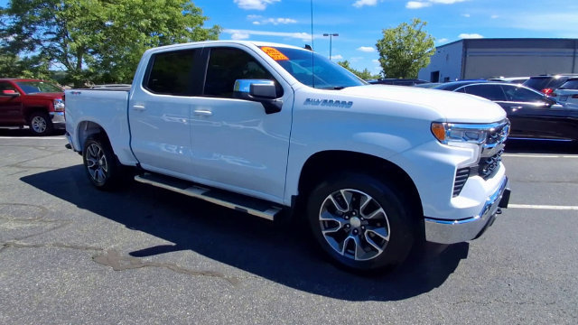 Certified 2022 Chevrolet Silverado 1500 LT AWD/4WD image 2