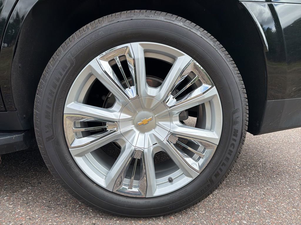 Used 2024 Chevrolet Tahoe High Country AWD/4WD image 10