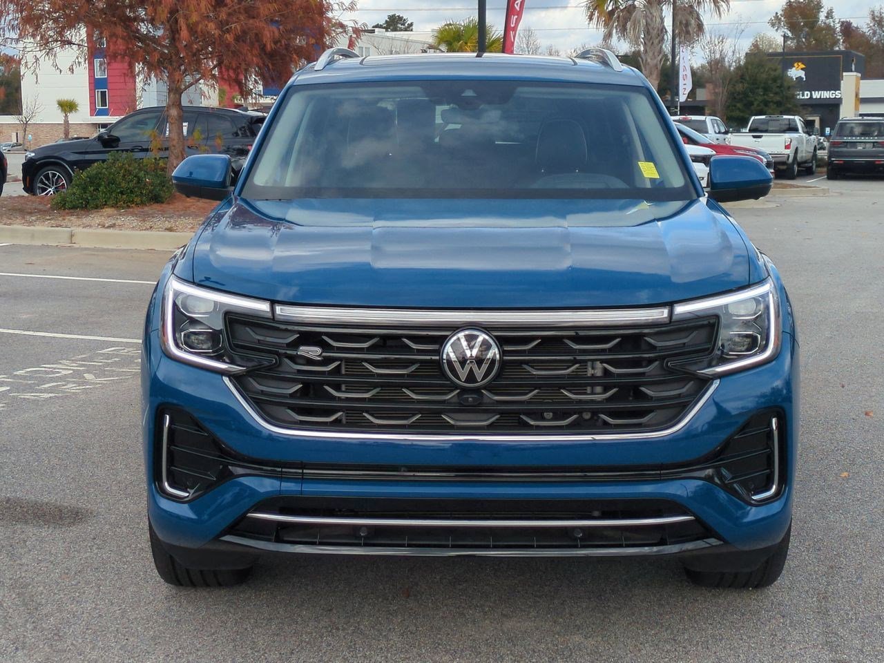 Used 2025 Volkswagen Atlas SEL Premium R-Line image 9