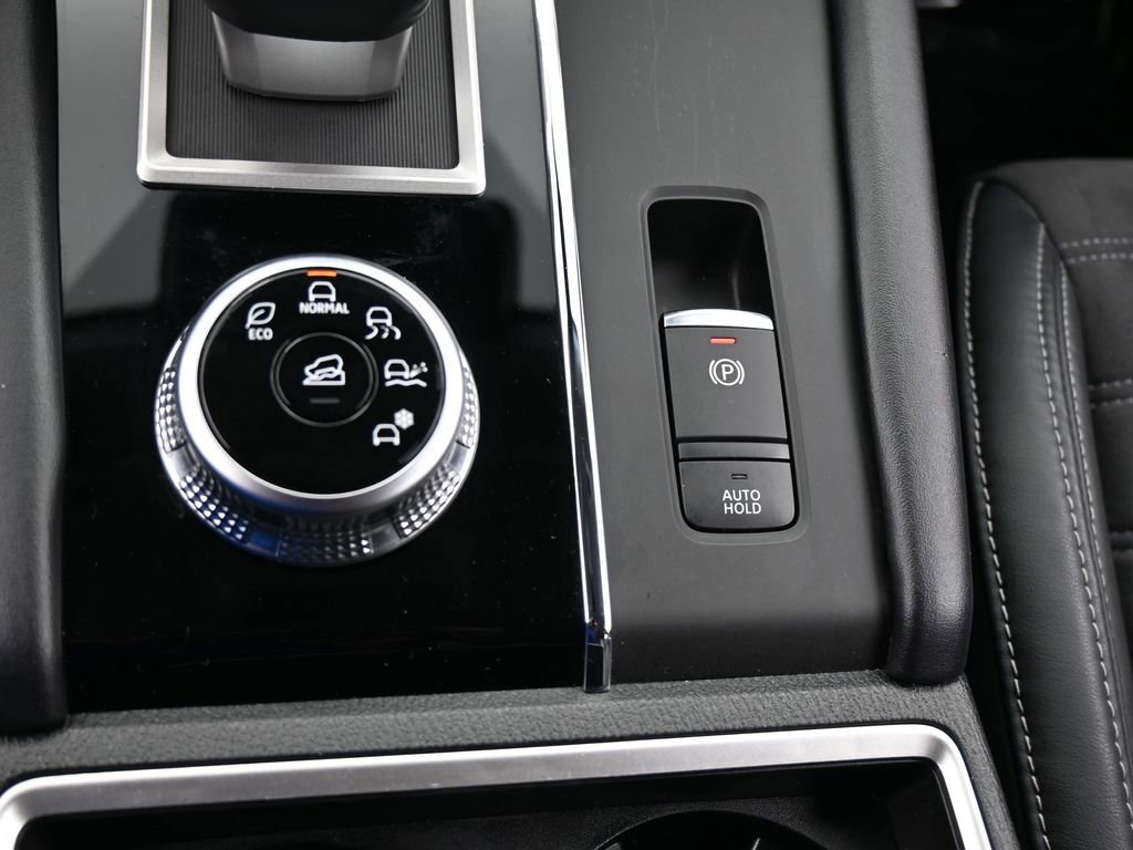 Used 2023 Mitsubishi Outlander SE image 31