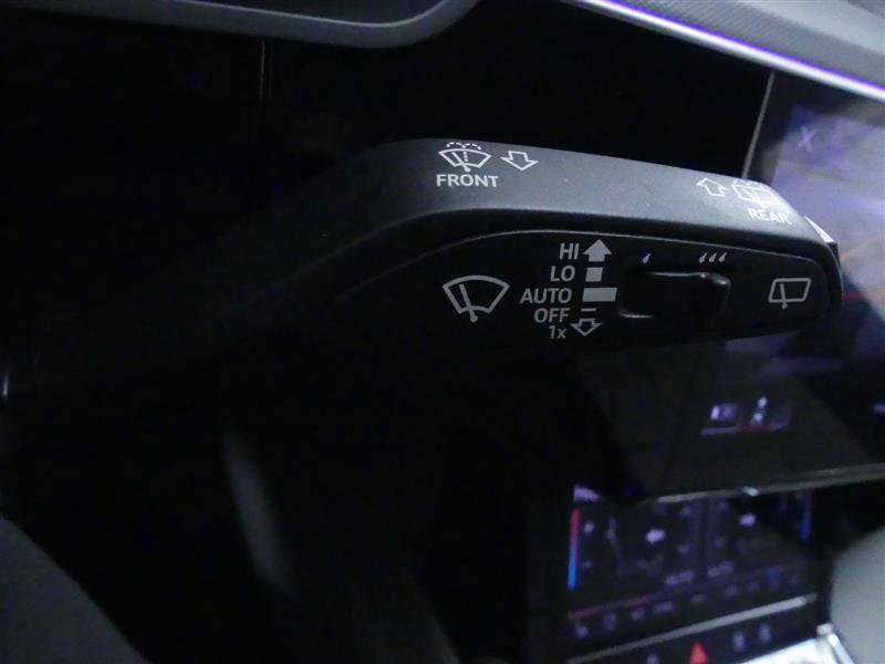 Used 2024 Audi Q8 e-tron Prestige image 24