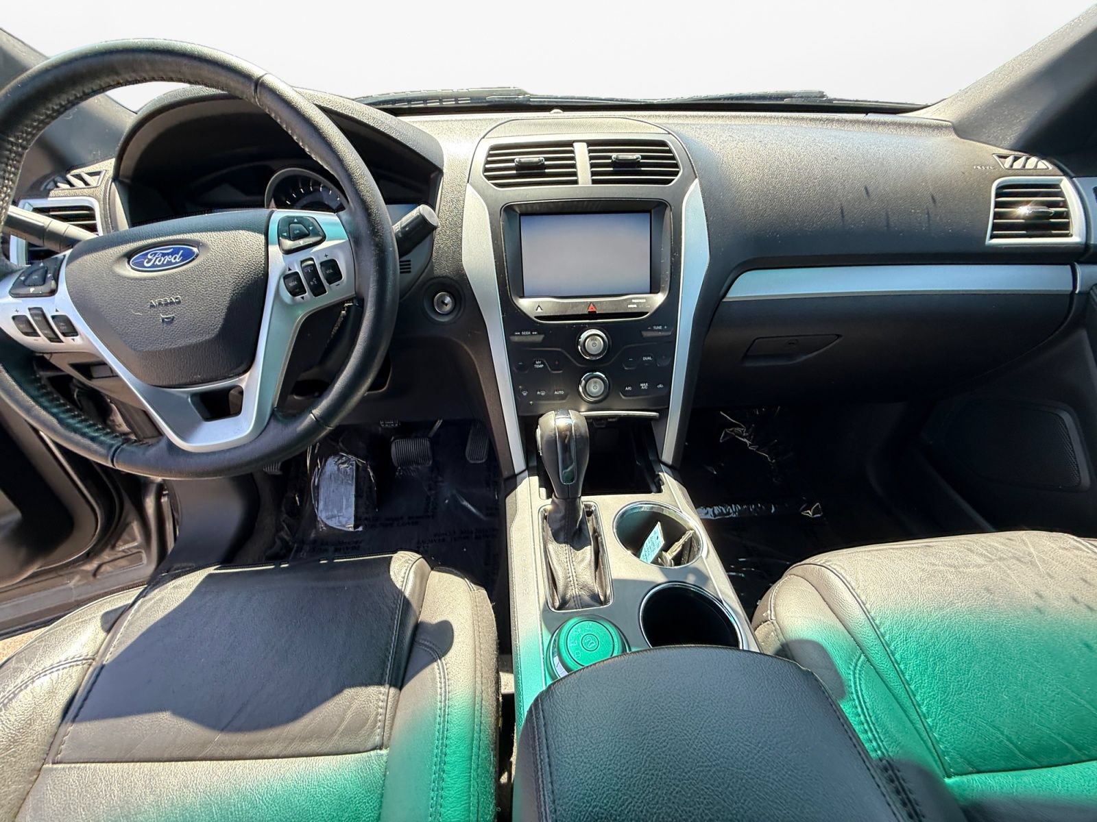 Used 2014 Ford Explorer XLT w/ Equipment Group 202A AWD/4WD image 13