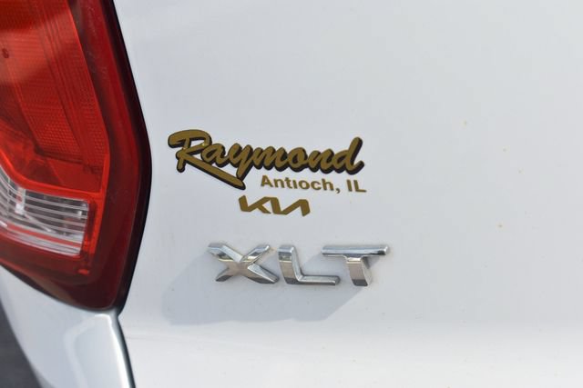 Used 2017 Ford Explorer XLT w/ Equipment Group 202A AWD/4WD image 13