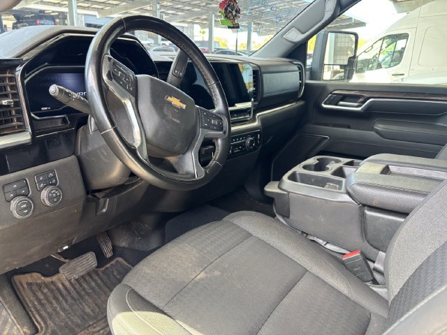 Used 2025 Chevrolet Silverado 3500 LT w/ Safety Package AWD/4WD image 13
