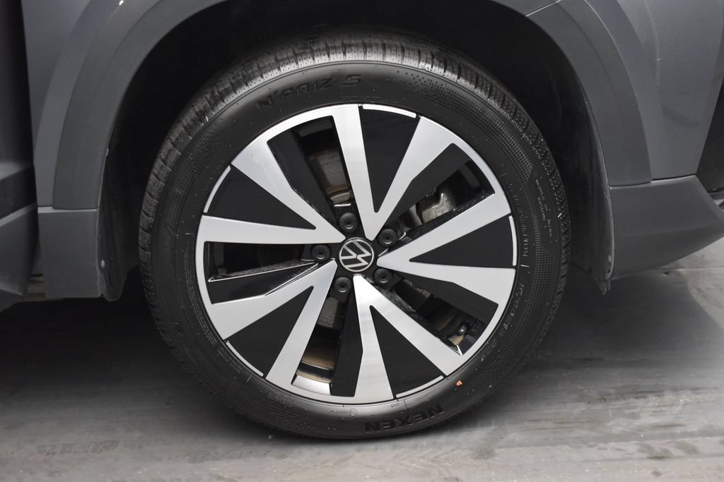 Used 2024 Volkswagen Taos SE FWD image 5