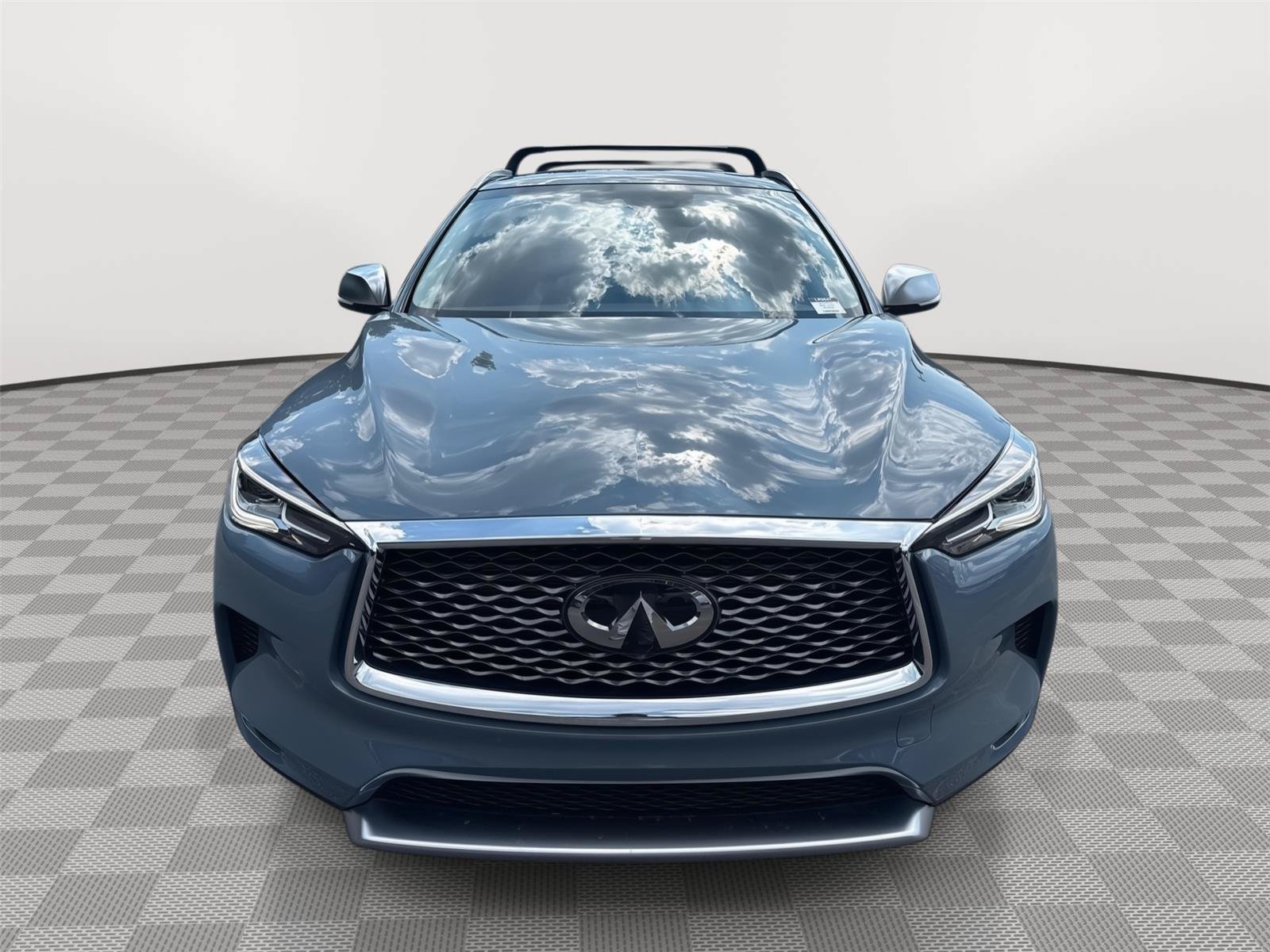 Used 2025 INFINITI QX50 Luxe w/ Accent Package AWD/4WD image 3