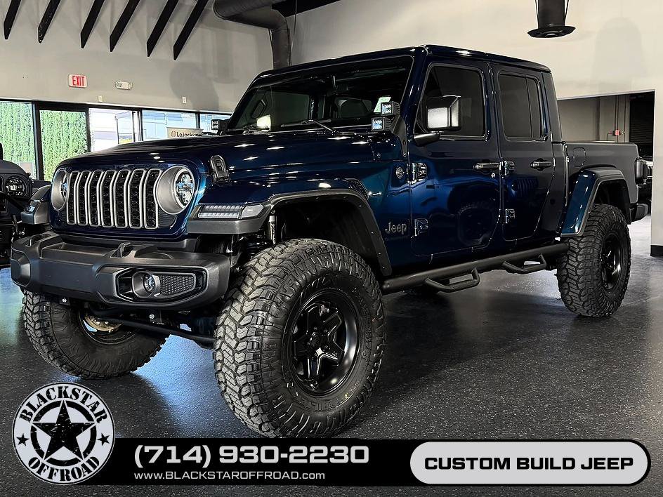 Used 2025 Jeep Gladiator Sport AWD/4WD image 6