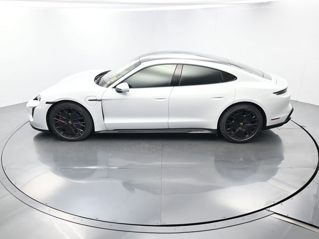 Certified 2022 Porsche Taycan GTS image 32