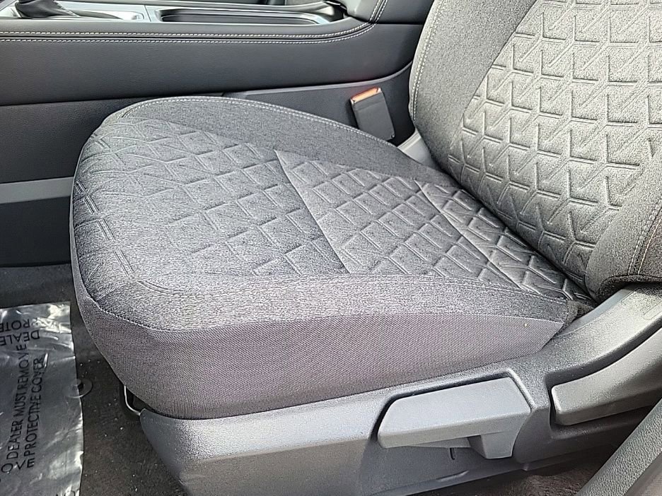 New 2025 Nissan Kicks SV w/ SV Premium Package image 18