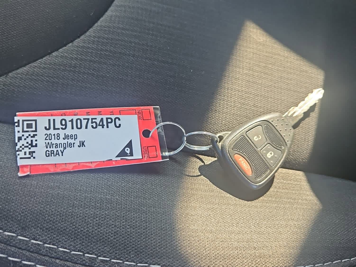 Used 2018 Jeep Wrangler Unlimited Sahara w/ Connectivity Group image 20