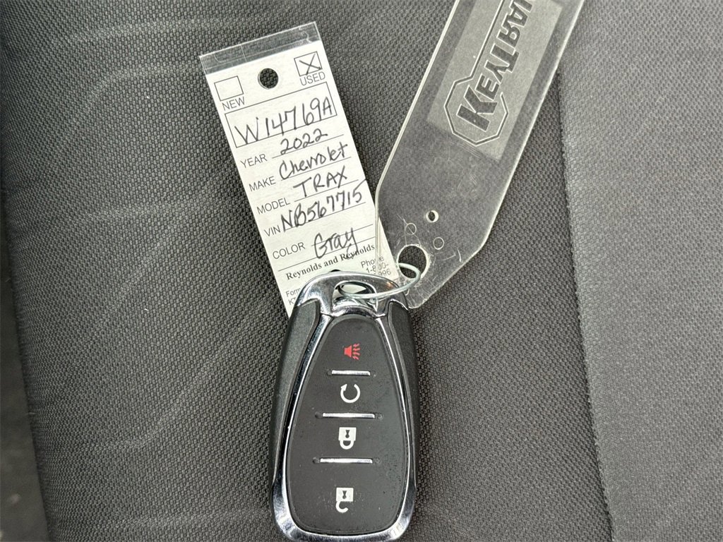 Used 2022 Chevrolet Trax LT w/ LT Convenience Package image 17
