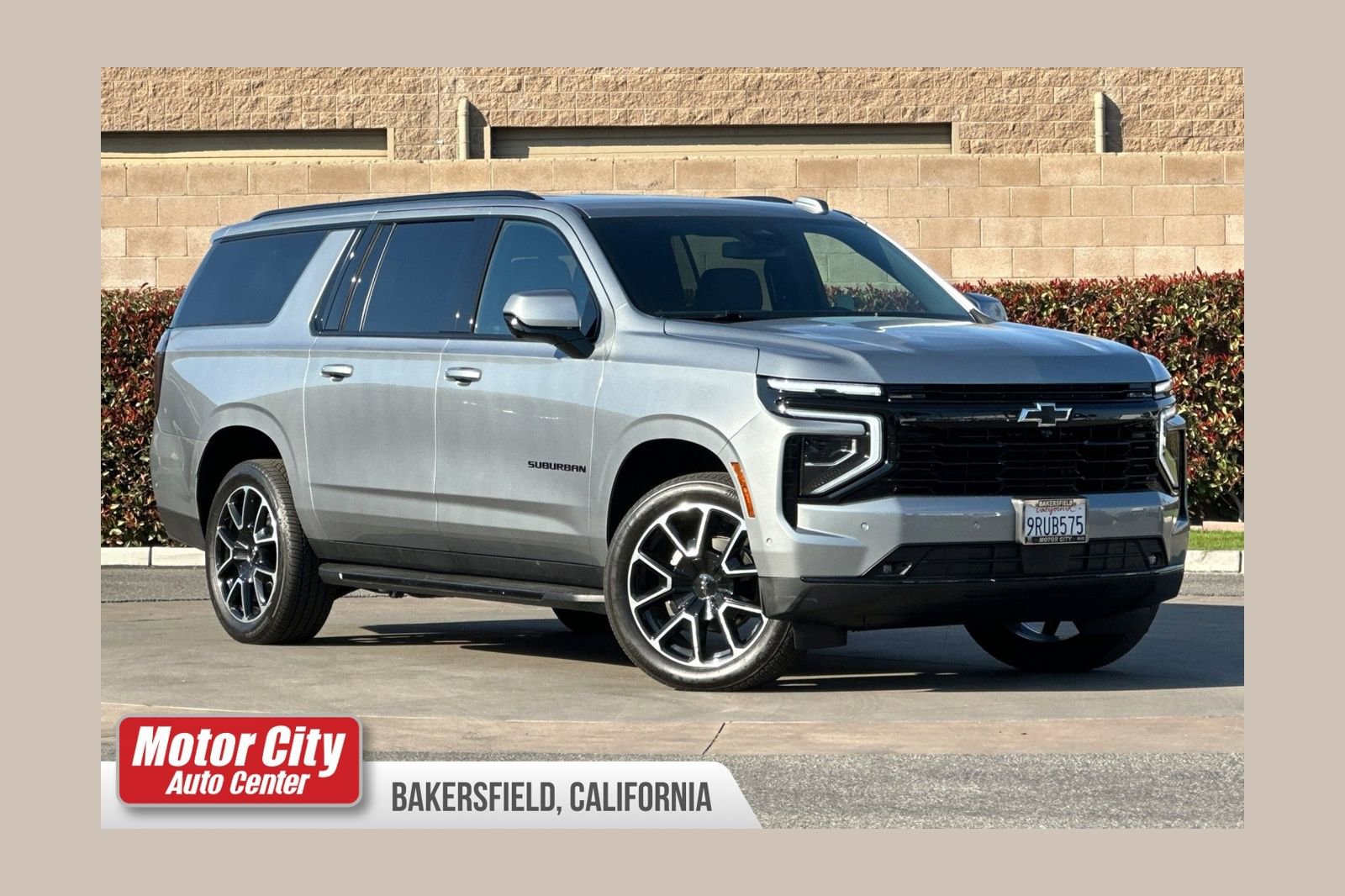 Certified 2025 Chevrolet Suburban RST image 1