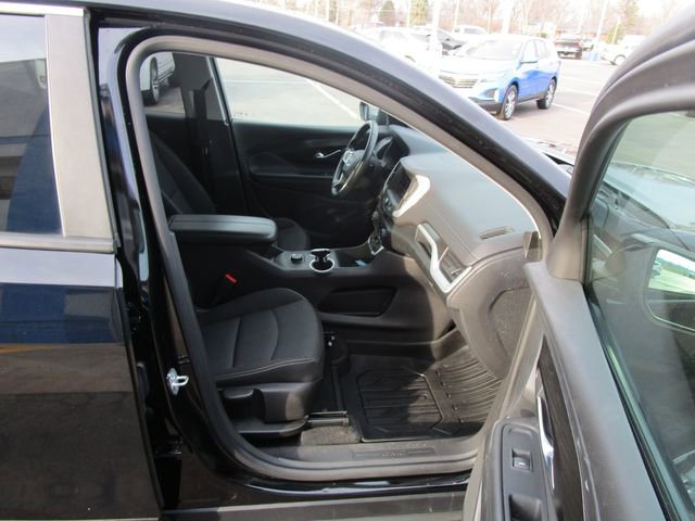 Used 2023 GMC Terrain SLE w/ LPO, Floor Liner Package image 25