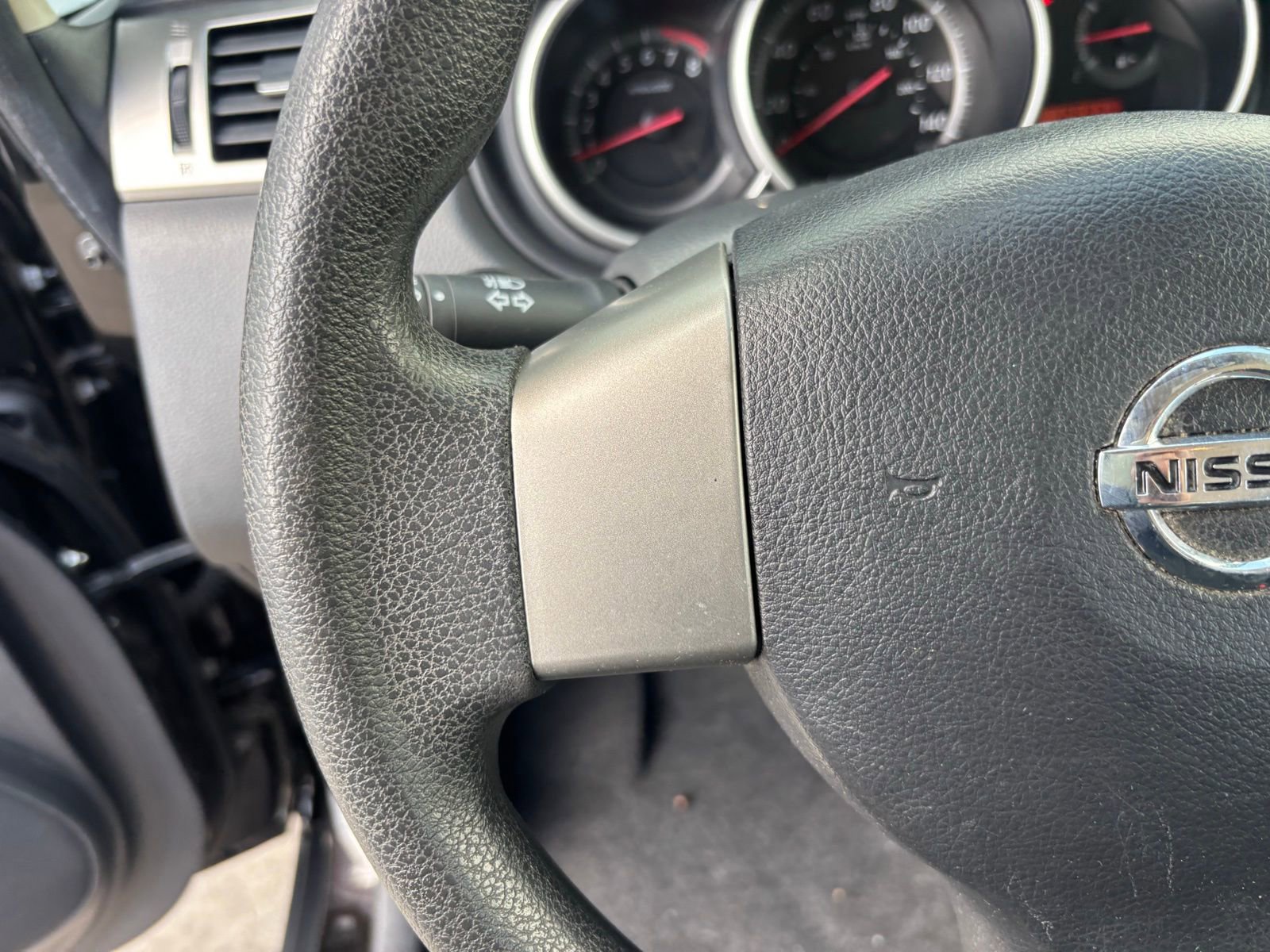 Used 2011 Nissan Versa 1.8 S w/ Plus Pkg image 13