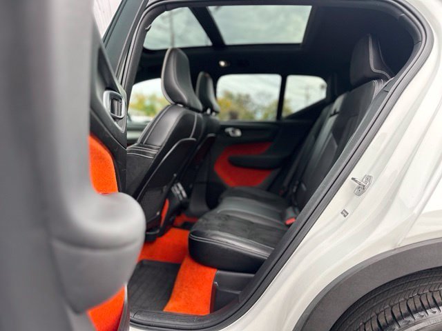 Used 2021 Volvo XC40 T5 R-Design AWD/4WD image 19