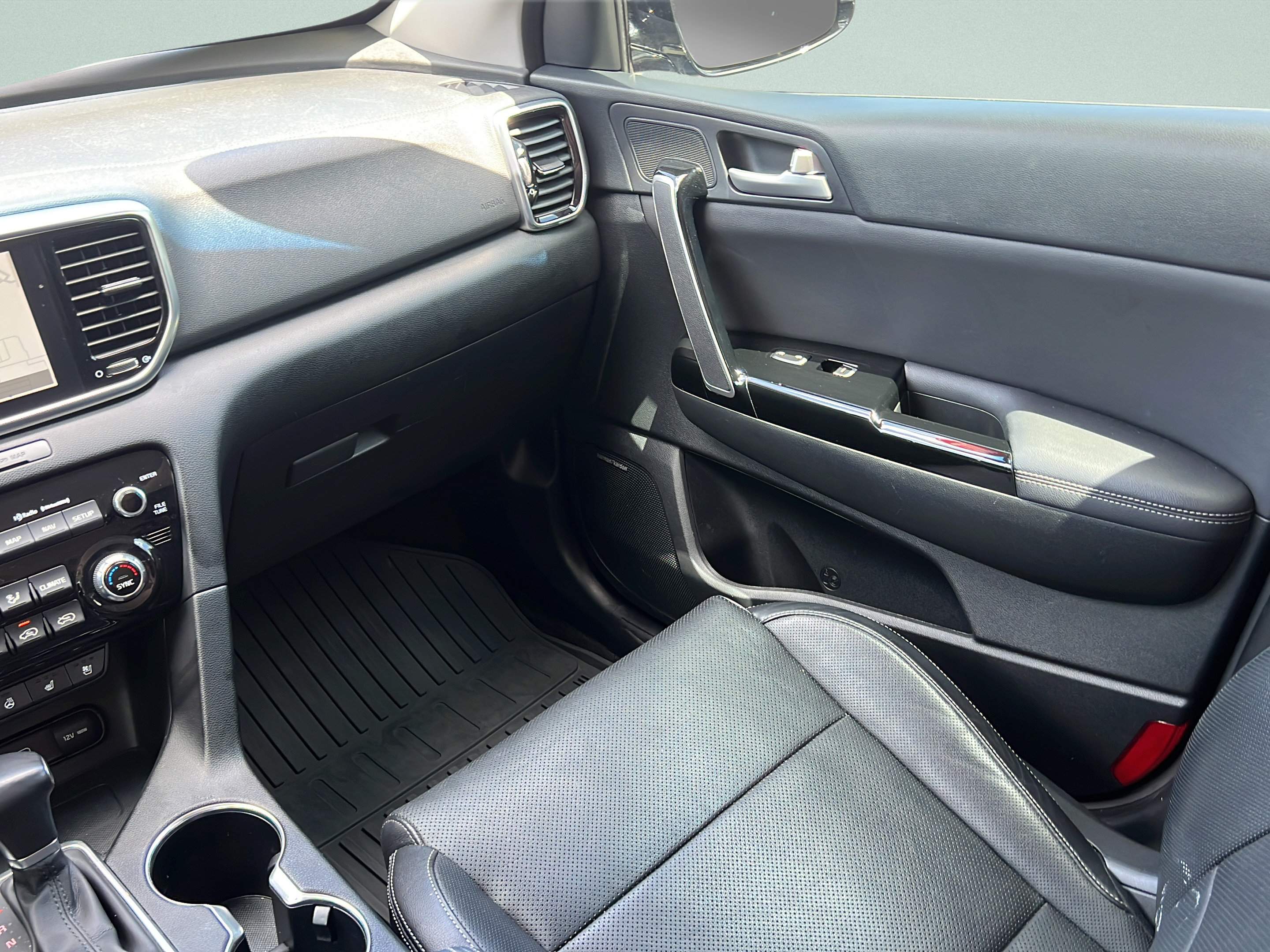 Certified 2022 Kia Sportage EX w/ EX Technology Package FWD image 13
