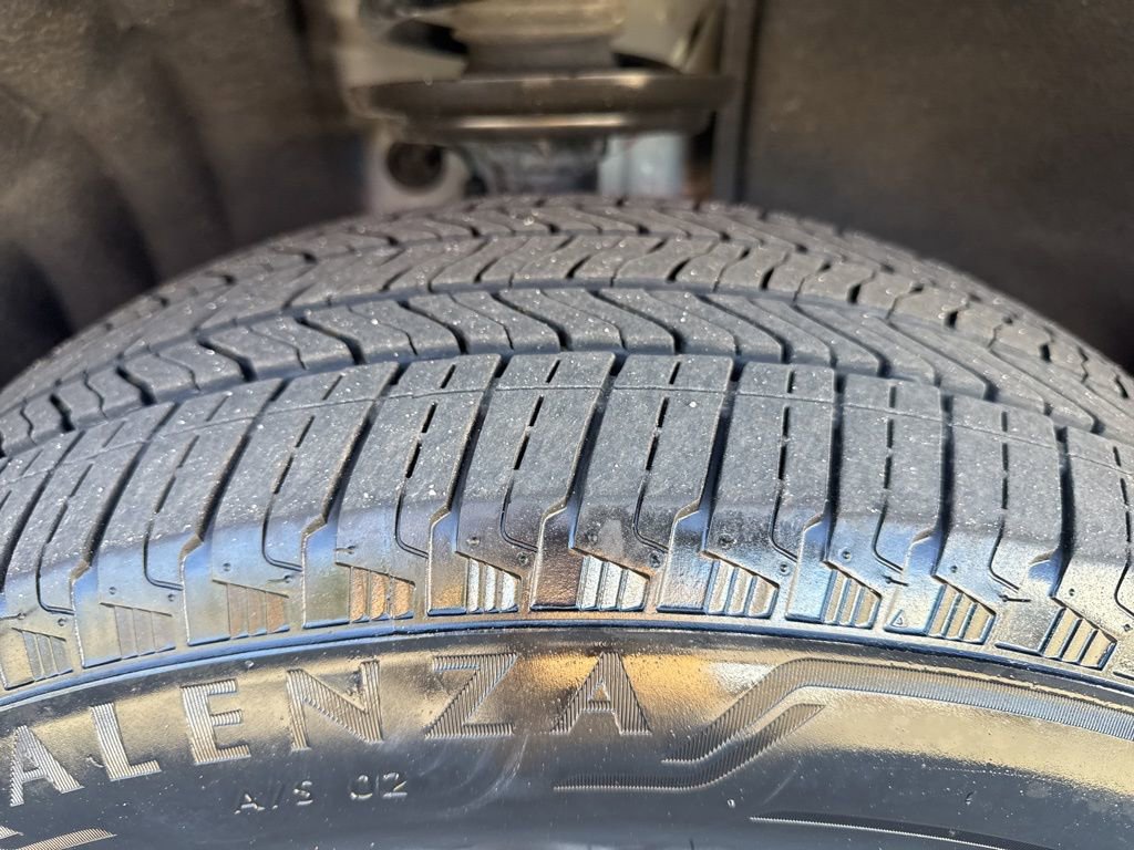 Used 2025 GMC Acadia Elevation FWD image 34
