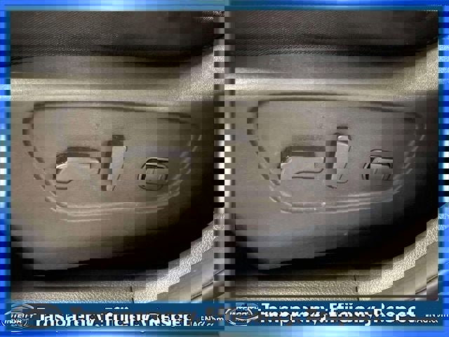 Used 2019 Nissan Rogue SV w/ Premium Package image 17