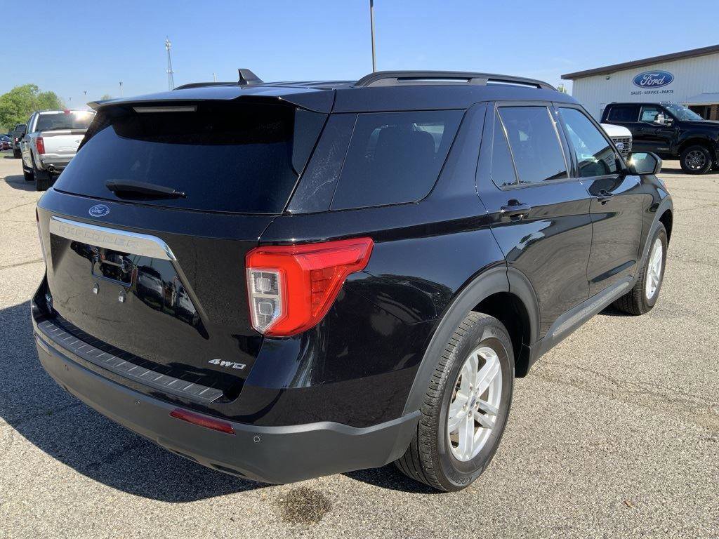 Used 2022 Ford Explorer XLT image 12