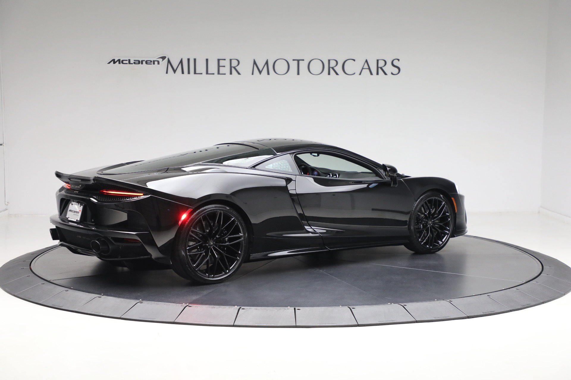 Used 2025 McLaren GTS RWD image 8