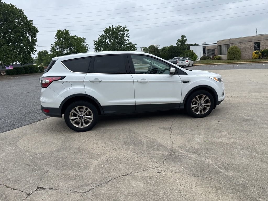 Used 2017 Ford Escape SE FWD image 6