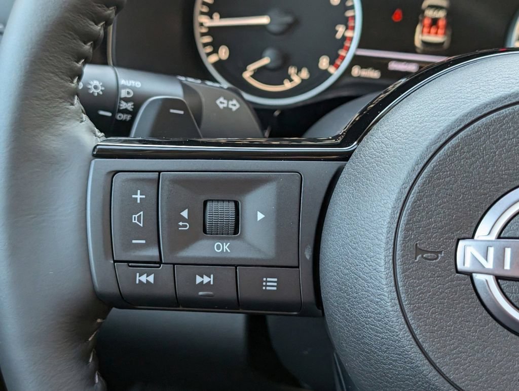 Certified 2025 Nissan Pathfinder SL w/ SL Premium Package FWD image 21