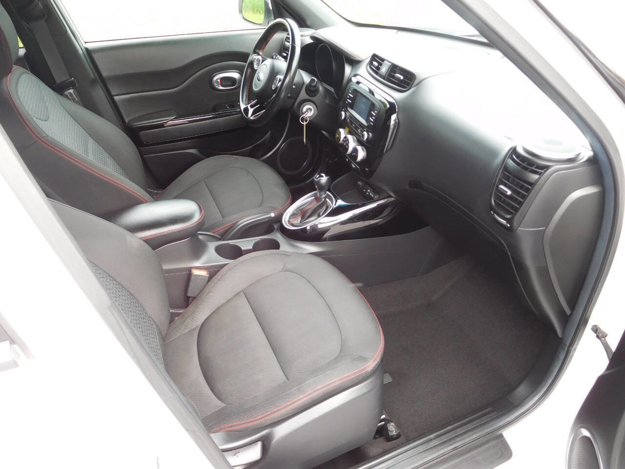 Used 2016 Kia Soul + w/ Soulful Package image 5