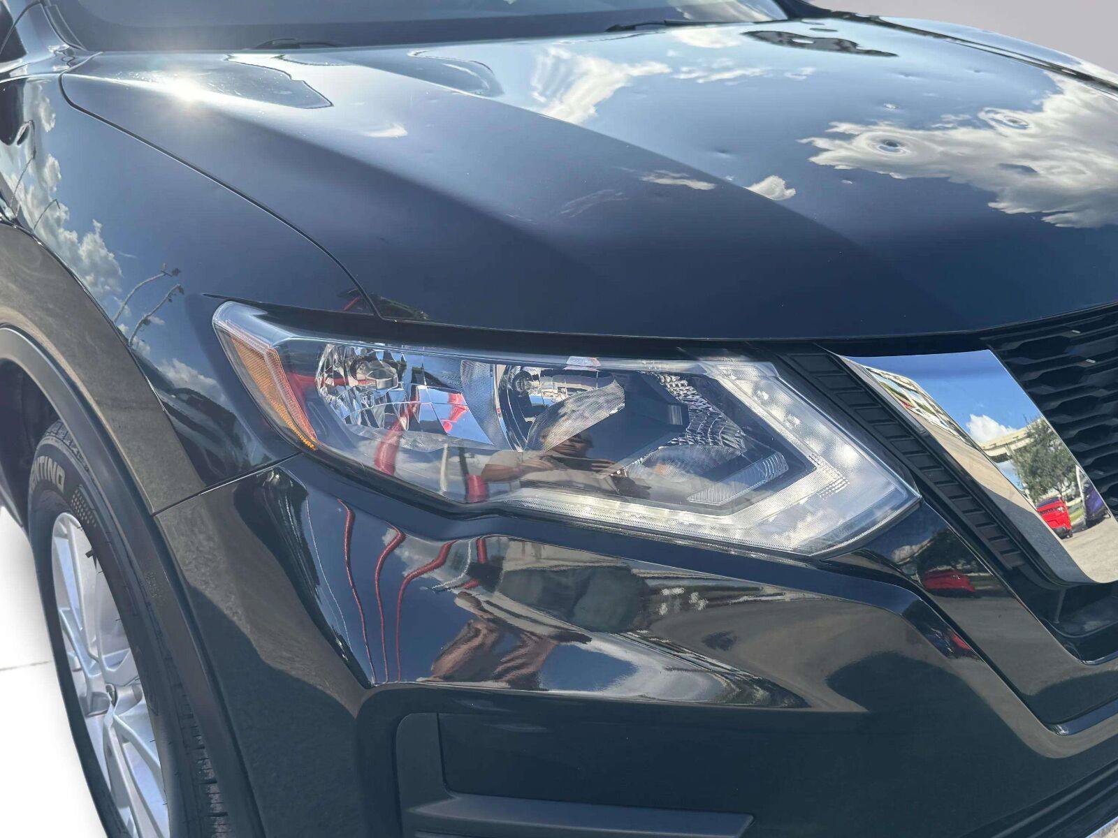 Used 2019 Nissan Rogue SV FWD image 10