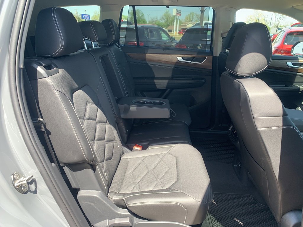 New 2025 Volkswagen Atlas SE image 14