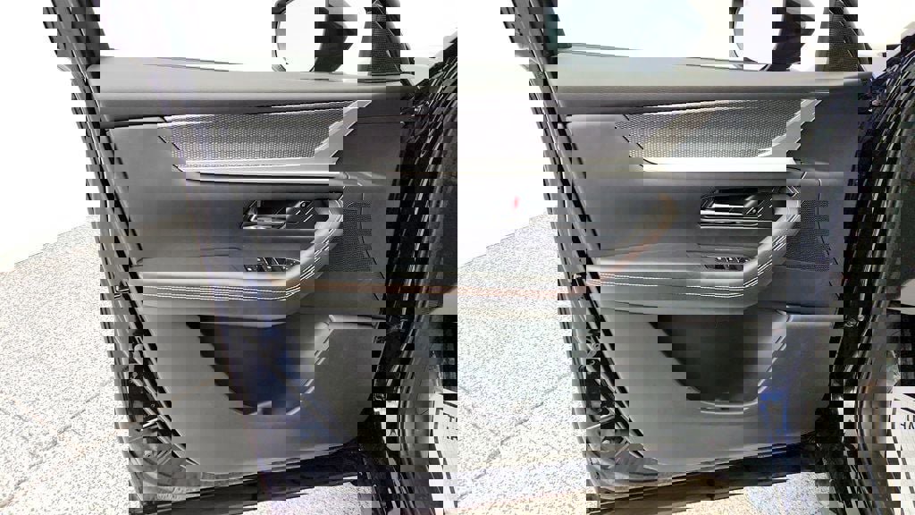 Used 2025 MAZDA CX-90 Plug-In Hybrid w/ Preferred image 11