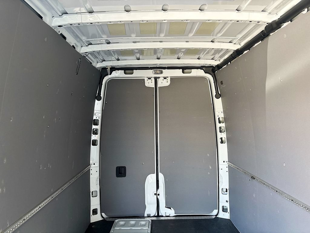 Used 2023 Mercedes-Benz Sprinter 2500 image 18