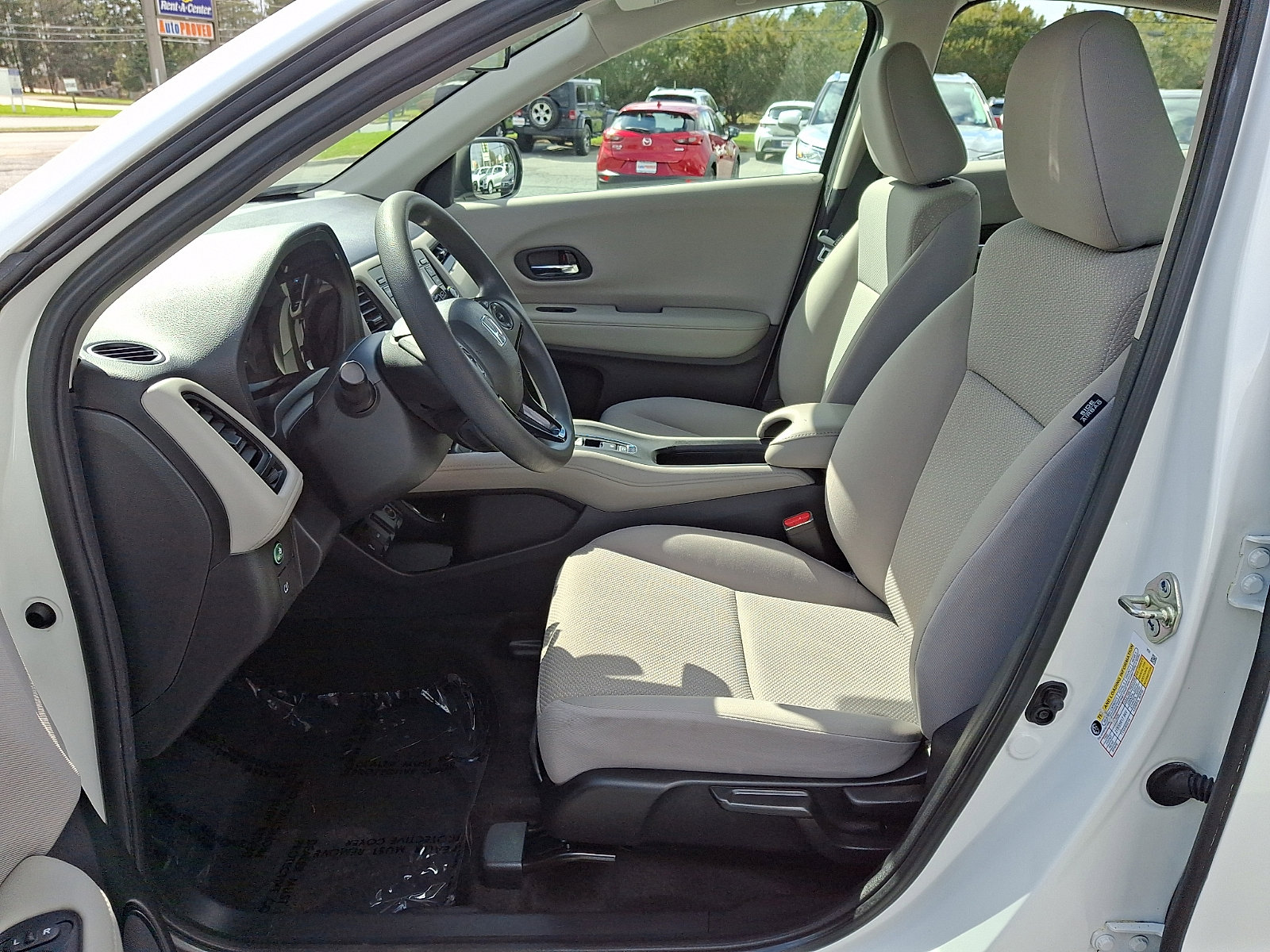 Used 2017 Honda HR-V LX image 13