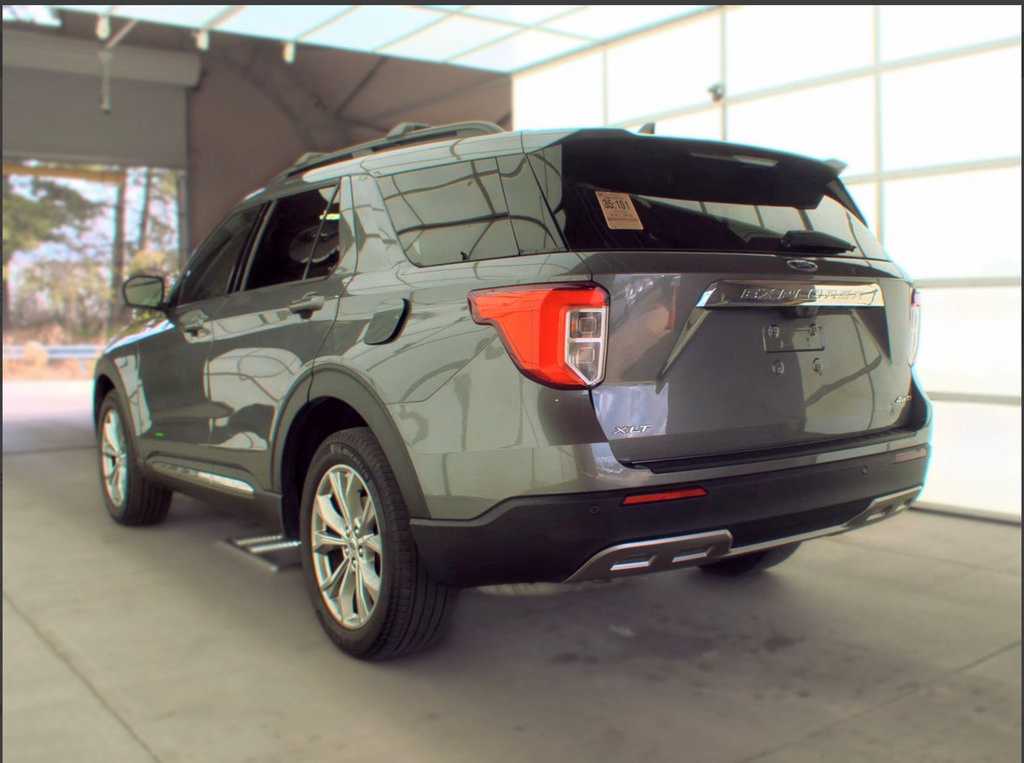 Used 2023 Ford Explorer XLT w/ Equipment Group 202A AWD/4WD image 3