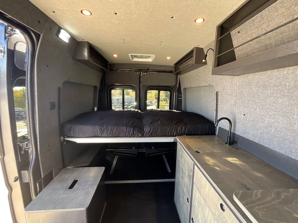 New 2025 RAM ProMaster 1500 w/ Quick Order Package 22G SLT image 10