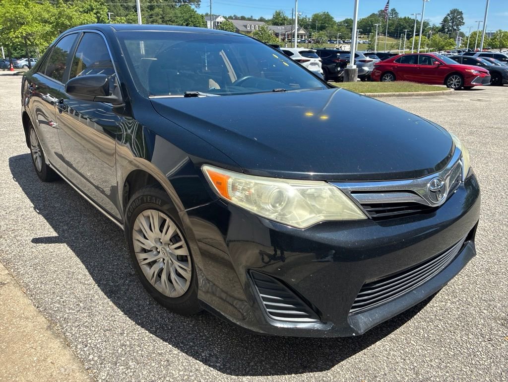 Used 2014 Toyota Camry LE FWD image 4