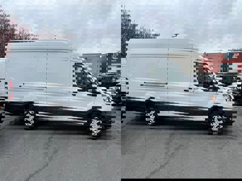 Used 2022 Ford E-Transit 148 High Roof Extended image 6