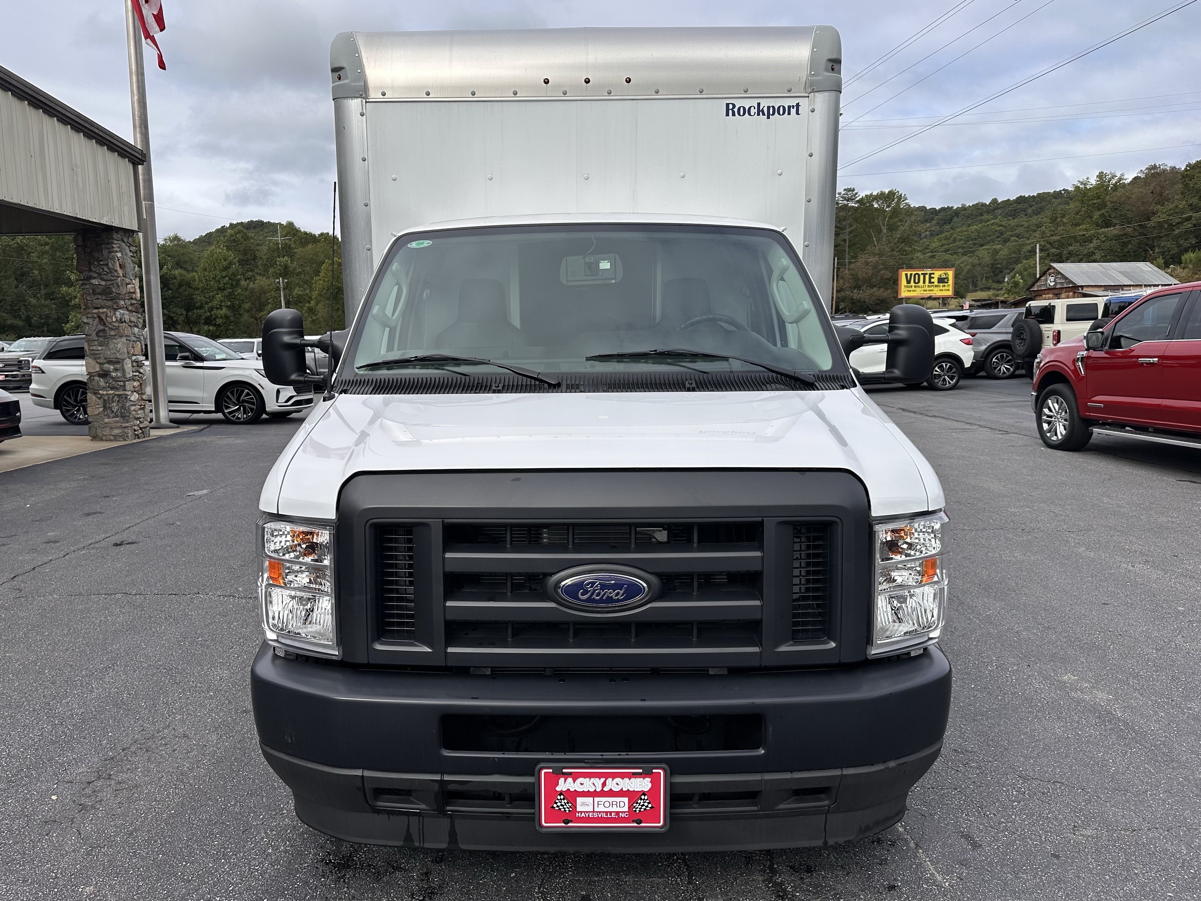 Used 2025 Ford E-350 and Econoline 350 Super Duty w/ Power Equipment Group RWD image 3