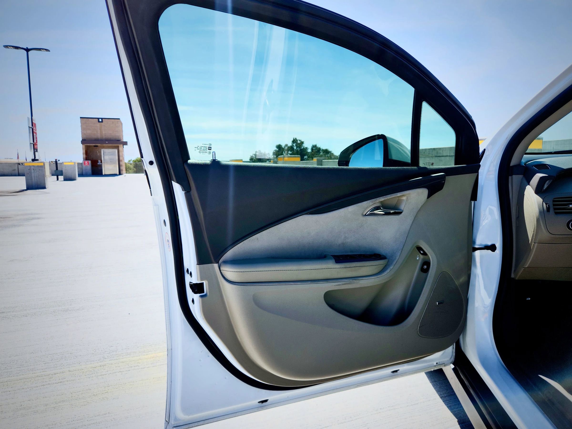 Used 2013 Chevrolet Volt Premium w/ Premium Trim Package image 16