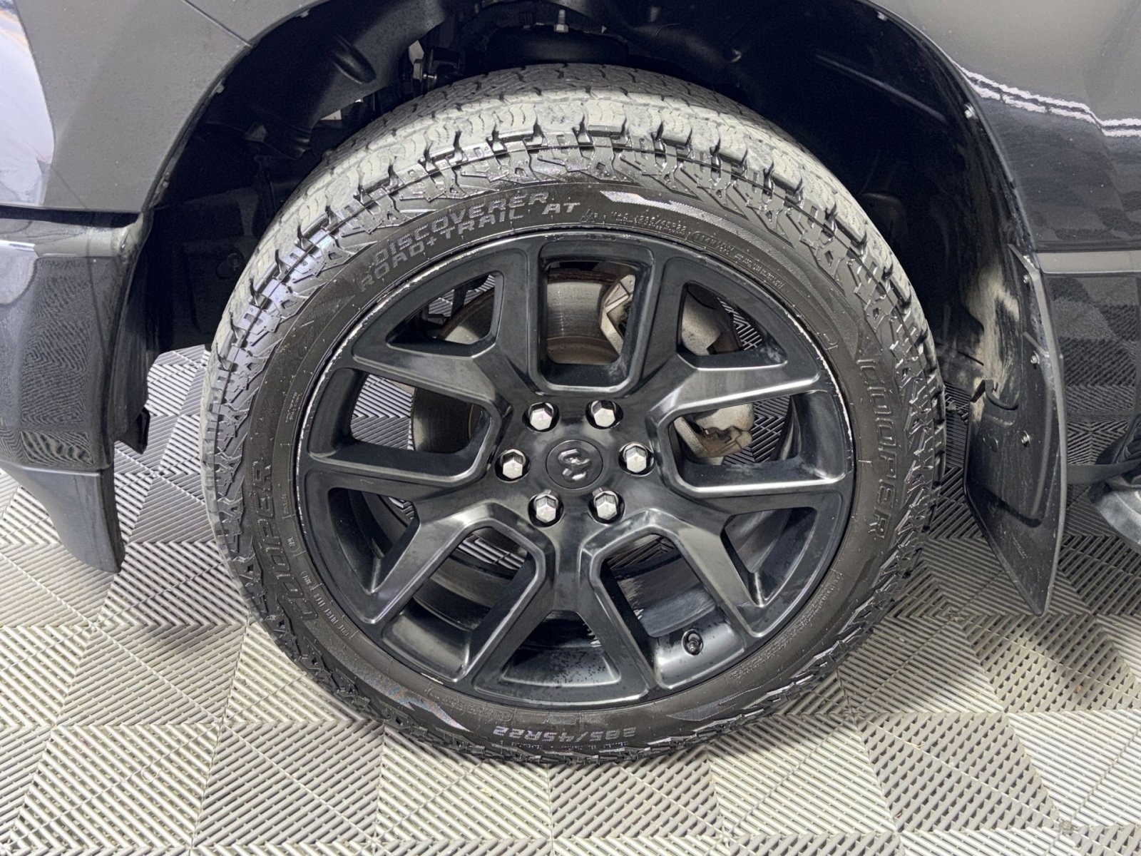 Used 2023 RAM 1500 Laramie image 12