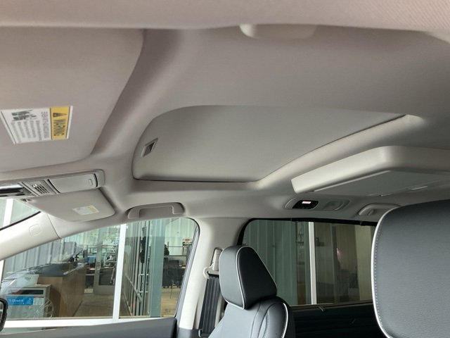 New 2026 Honda Odyssey Touring image 7