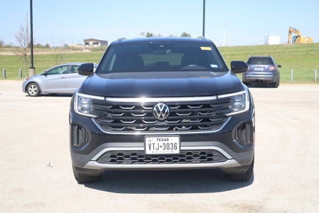 Used 2025 Volkswagen Atlas Cross Sport SE image 2