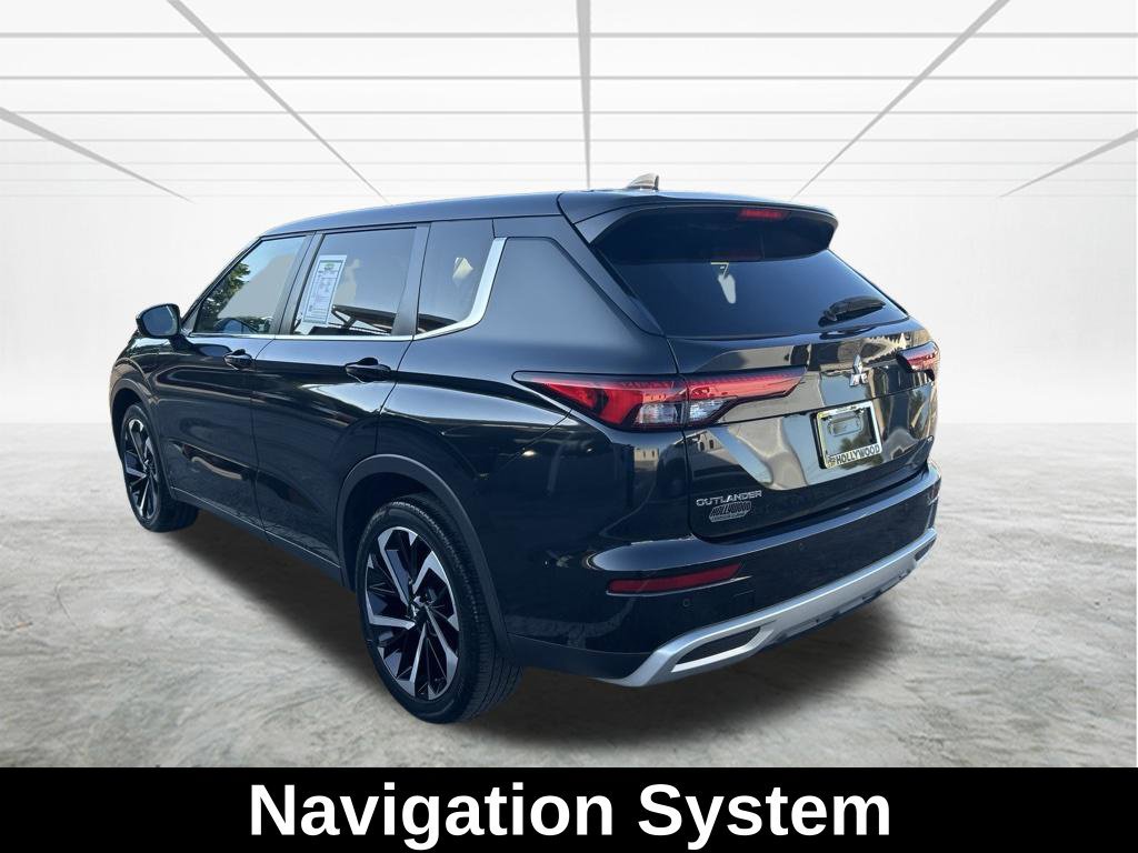 Used 2023 Mitsubishi Outlander SE AWD/4WD image 7