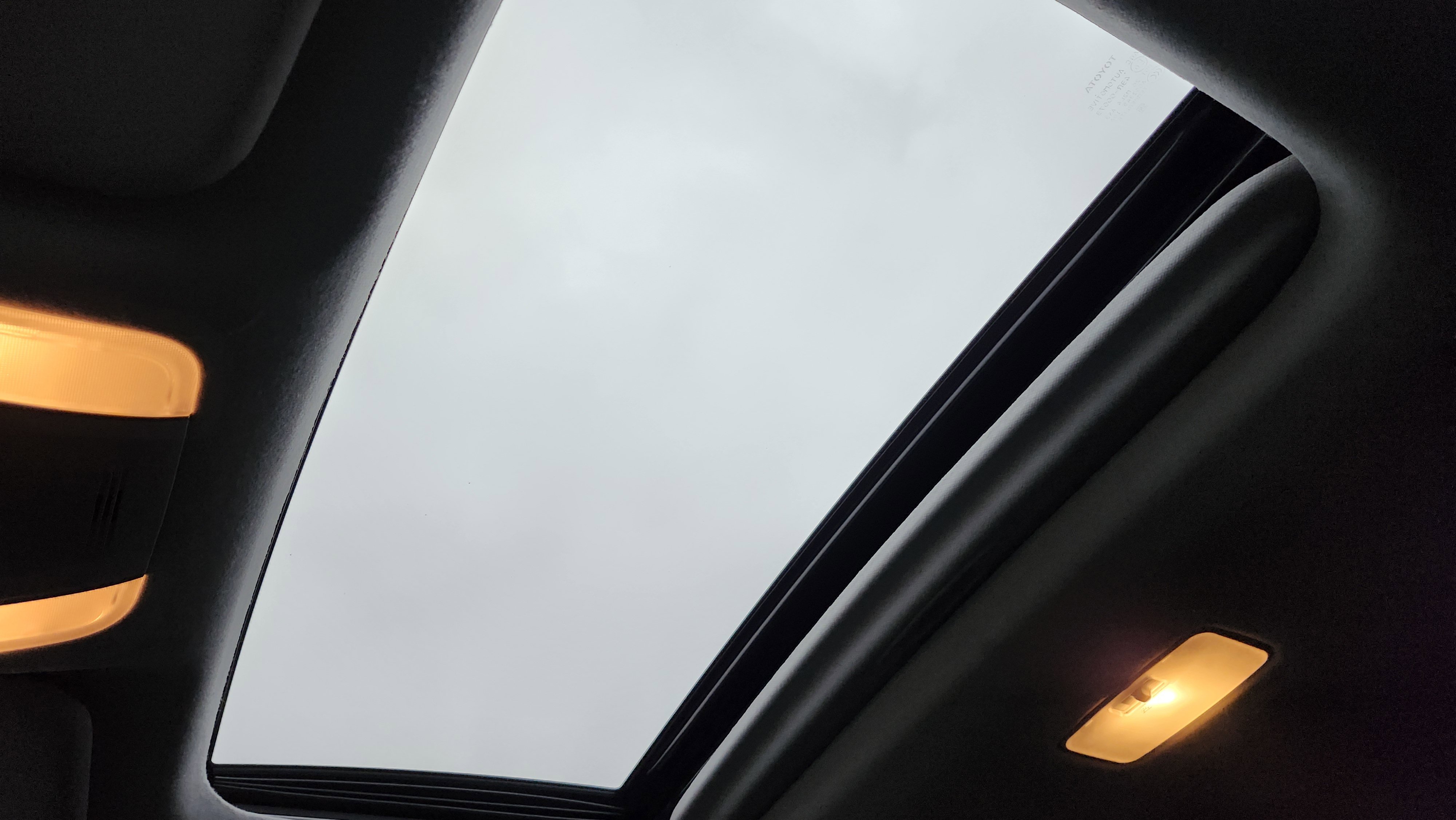 Used 2017 Toyota Prius Four image 2