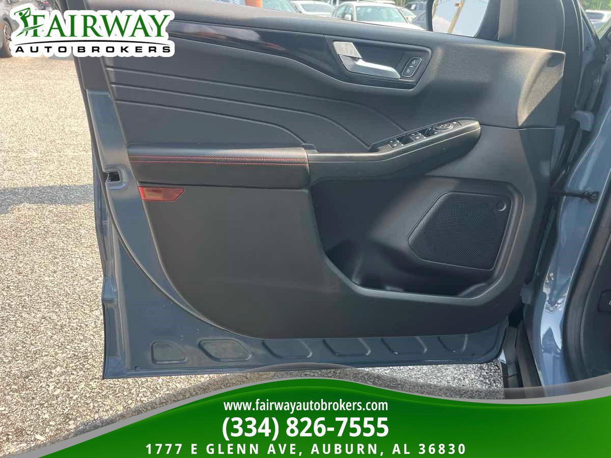 Used 2024 Ford Escape ST-Line w/ Tech Pack #1 image 28